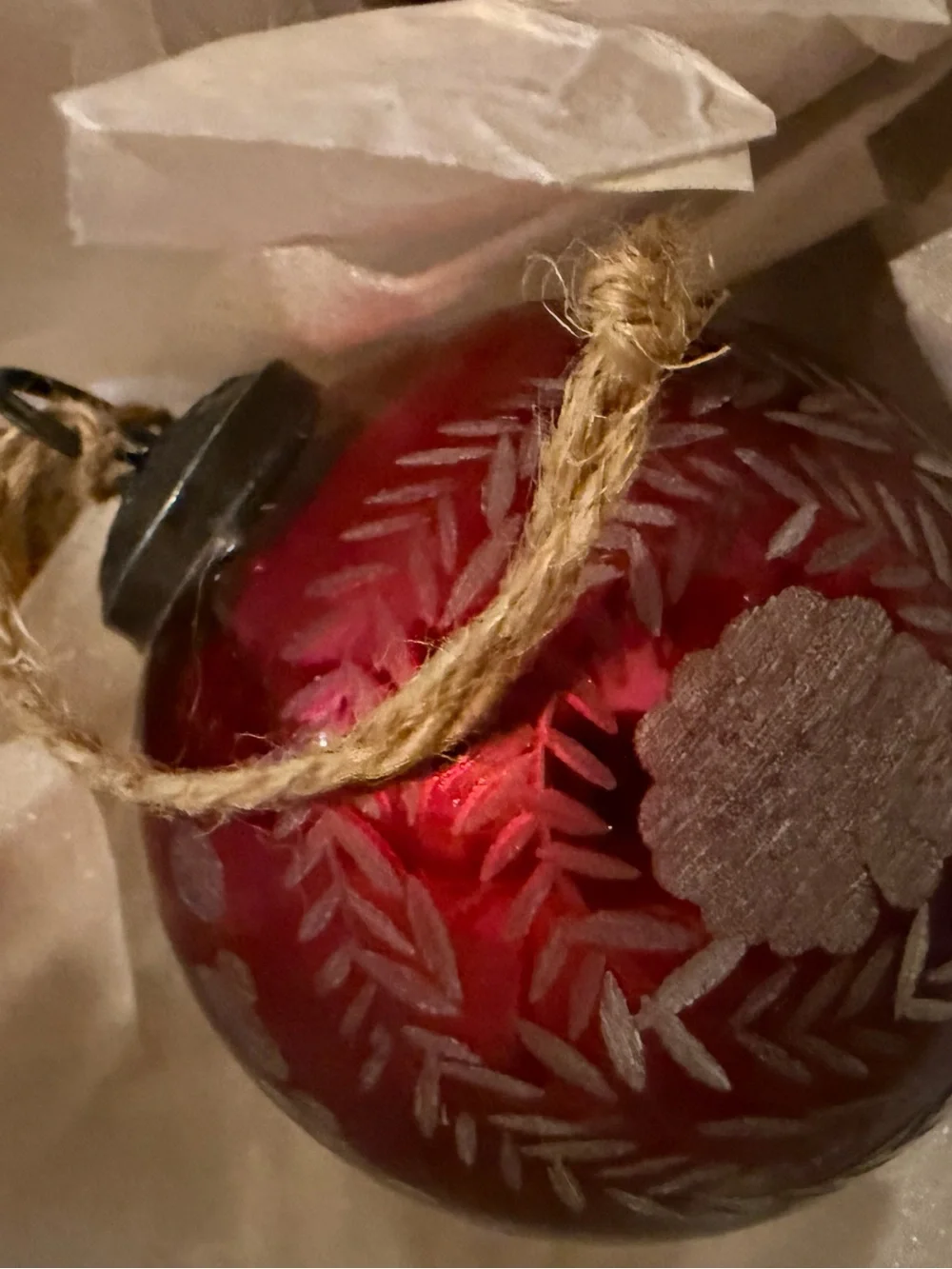 New Set of 4 Pottery Barn Etched Mercury Glass Christmas Tree Ornaments, Red, 4”